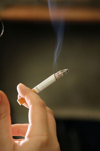 Zachowanie urody - palenie papierosów 