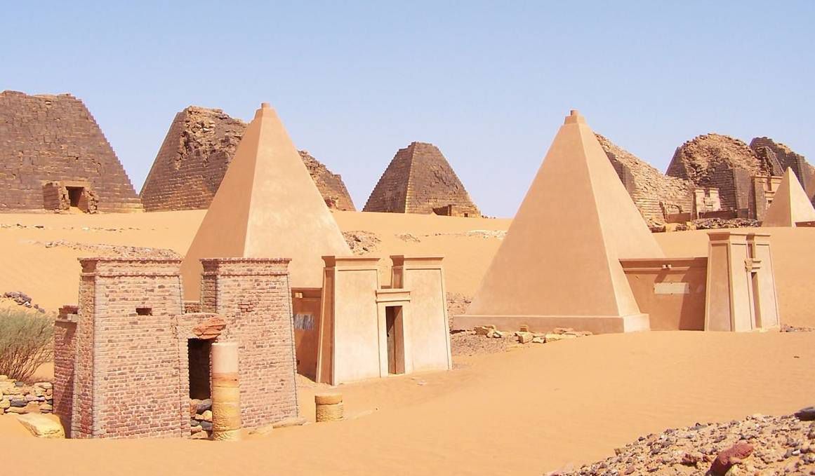 Piramidy w Meroe inspirowanie są kulturą egipską