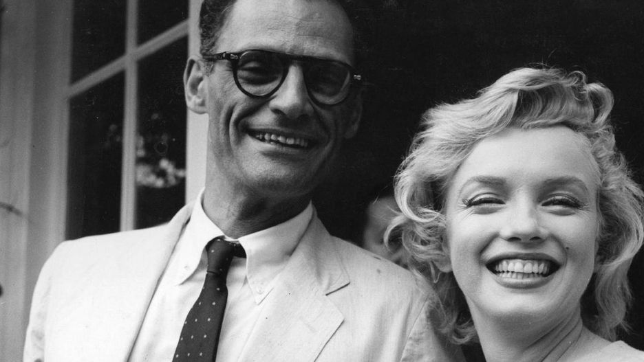 Monroe i Miller pobrali się w 1956 roku. Rozwiedli się po pięciu latach małżeństwa.
