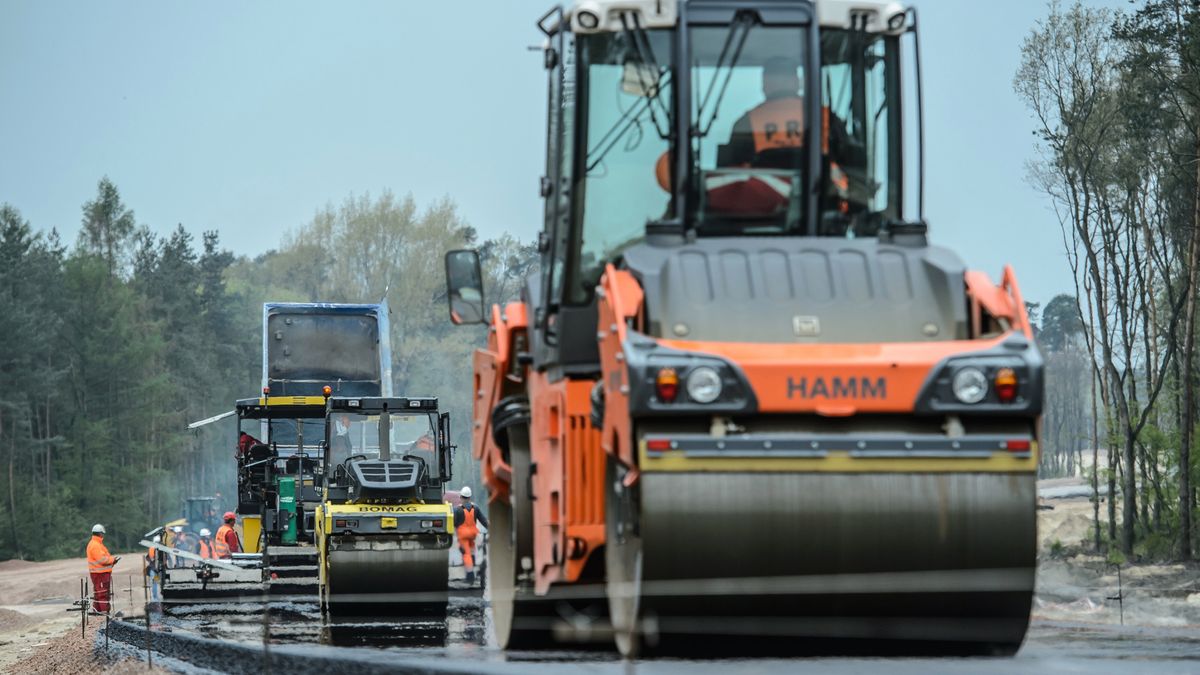 GDDKiA nie przerywa prac na S7 i S17.