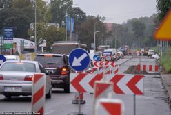 Ponad 330 mln zł na remonty dróg wstrzymane. Samorządy winią ministerstwo