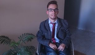 Jakub ma 26 lat i jeździ na wózku inwalidzkim. „Jestem Normalnym Człowiekiem”