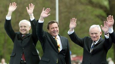 G.Schroeder, premier L.Miller i premier Vladimir Szpidla