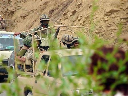 14 ofiar śmiertelnych samobójczego ataku na konwój wojskowy w Pakistanie