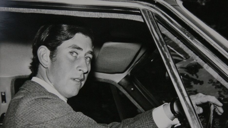 Trudne dzieciństwo i dorastanie odbiły się na życiu księcia Karola