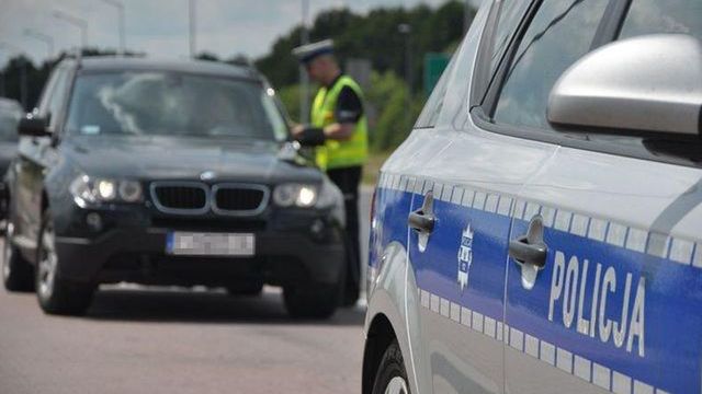 Policjanci zauważyli pijanego mężczyznę (zdjęcie ilustracyjne)