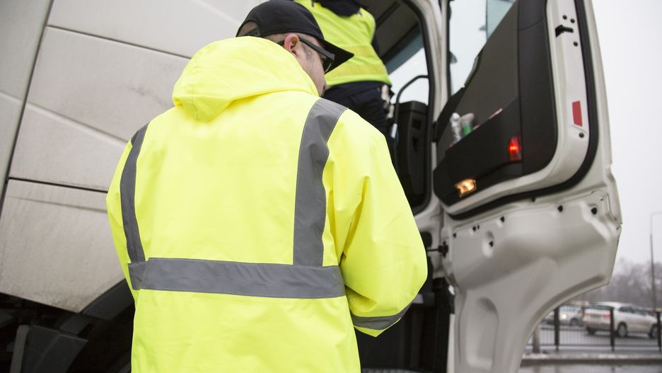 Magnes to jeden ze sposobów na oszukanie tachografu, którego zadaniem jest rejestrowanie czasu pracy kierowcy