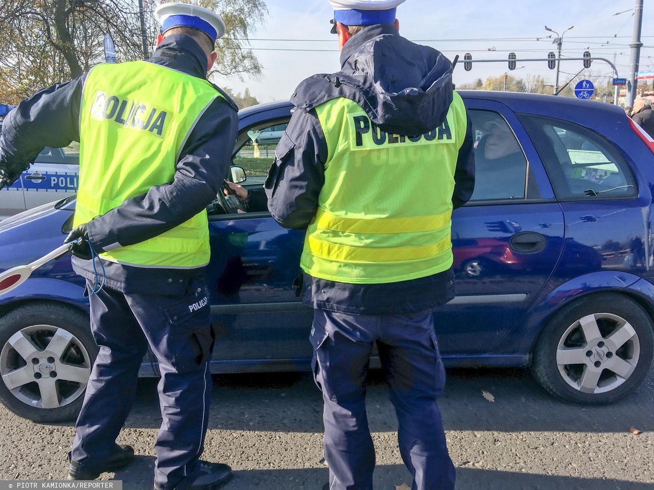 Warszawa. Duża akcja policji na stołecznych ulicach. Więcej patroli w całym kraju