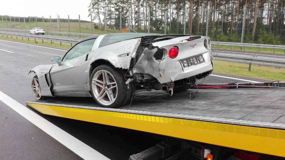 3.	Wypadek Chevroleta Corvette. Cztery auta uszkodzone