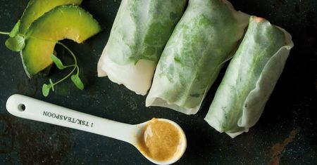 Spring rollsy z tofu i makaronem ryżowym. Palce lizać