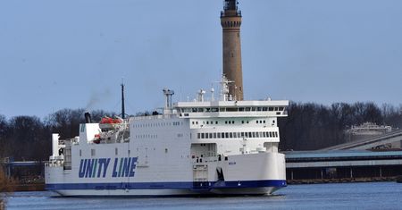 Promy do Szwecji. Kiedyś były symbolem luksusu, potem emigracji, dziś wożą ciężarówki
