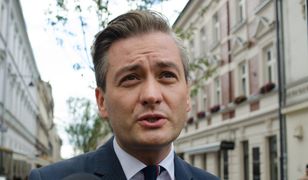 Biedroń: szukam pediatry, daję 12 tys. zł i nie mogę znaleźć