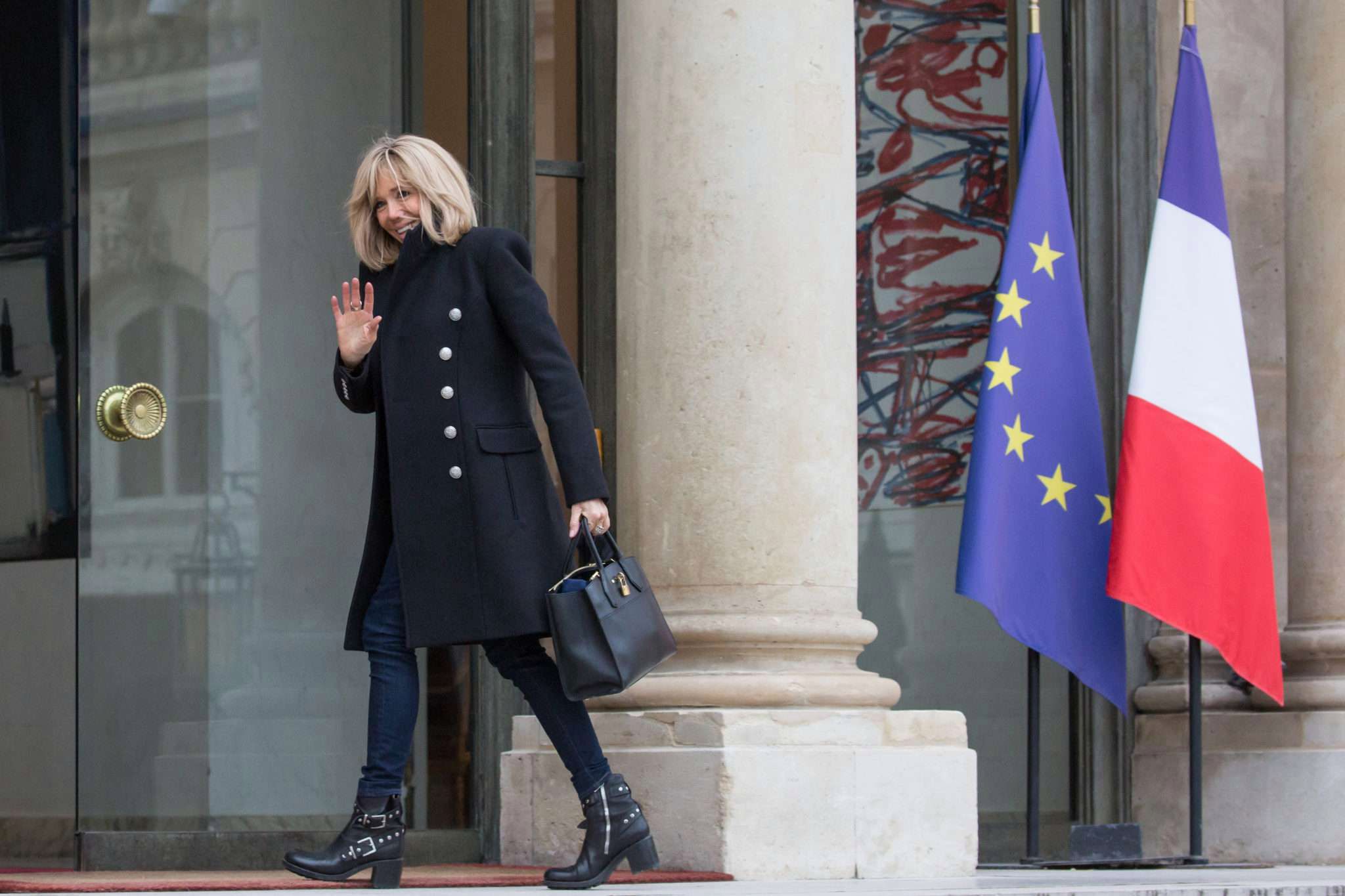 Brigitte Macron pod pałacem Elizejskim