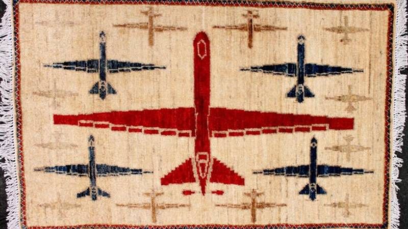 Sztuka nadąża za życiem - tradycyjnie tkany dywan z wizerunkami dronów 