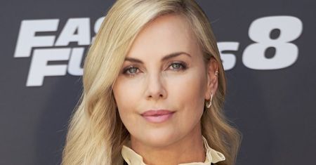 Charlize Theron: prawda o śmierci jej ojca jest szokująca. Jak zginął?