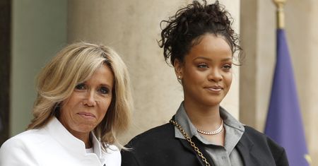 Brigitte Macron spotkała się z Rihanną. Piosenkarka znów zaszokowała stylizacją