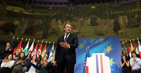 Macron znów atakuje rząd PiS. I apeluje do polskiej młodzieży