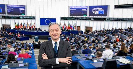 Wybory prezydenckie. Robert Biedroń maksymalnie ograniczy pracę w PE na czas kampanii