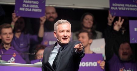 Najnowszy sondaż. Siedem partii w Sejmie, Wiosna na wysokiej pozycji