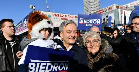 Wybory prezydenckie. Robert Biedroń chce zdobyć pół miliona podpisów. "Wybierzecie cywilizację godności"