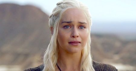 Emilia Clarke prawie zginęła w czasie kręcenia "Gry o tron". Miała tętniaki mózgu