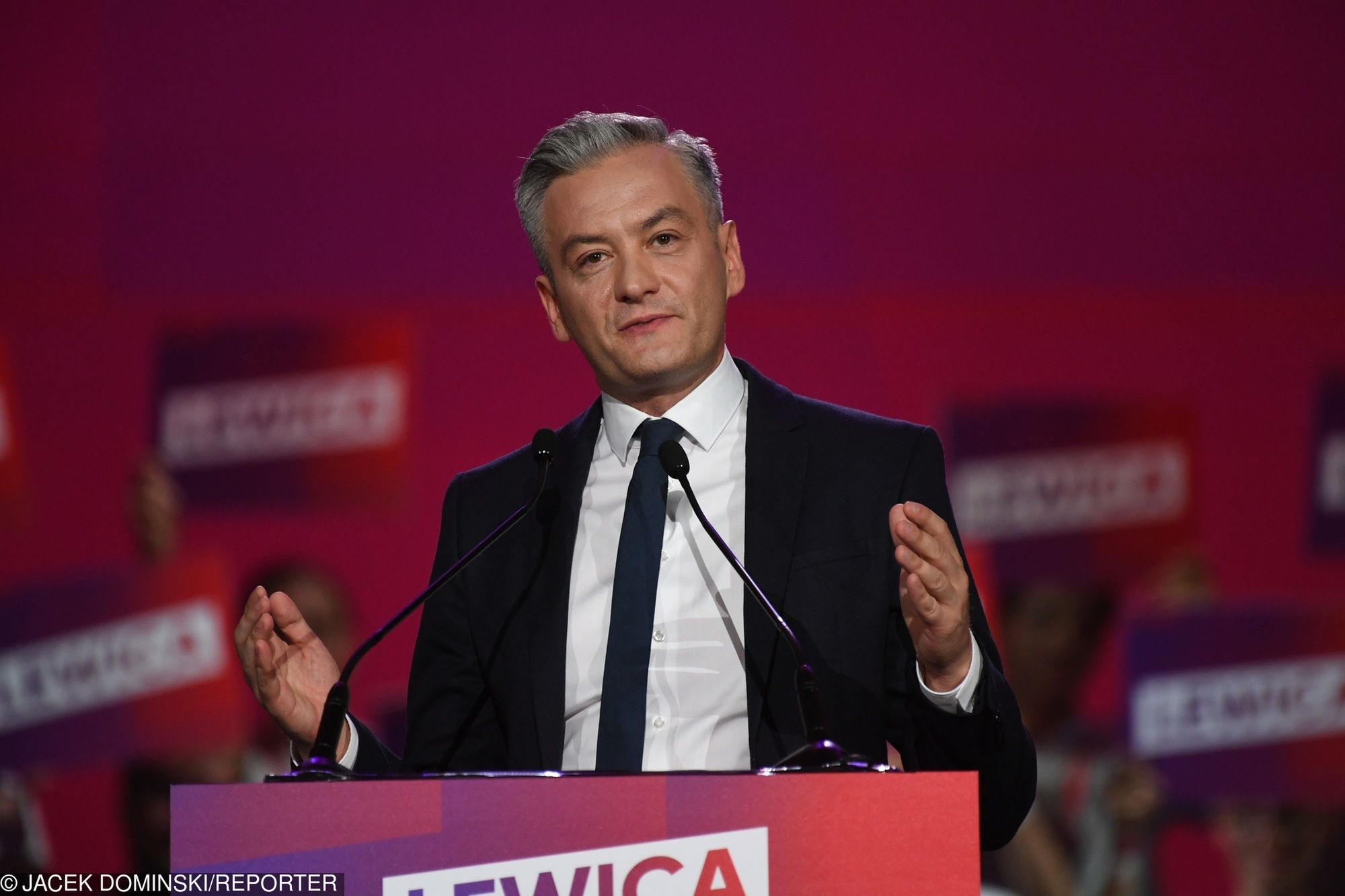 Europoseł Wiosny Robert Biedroń zaprosił Wiktorię do Brukseli