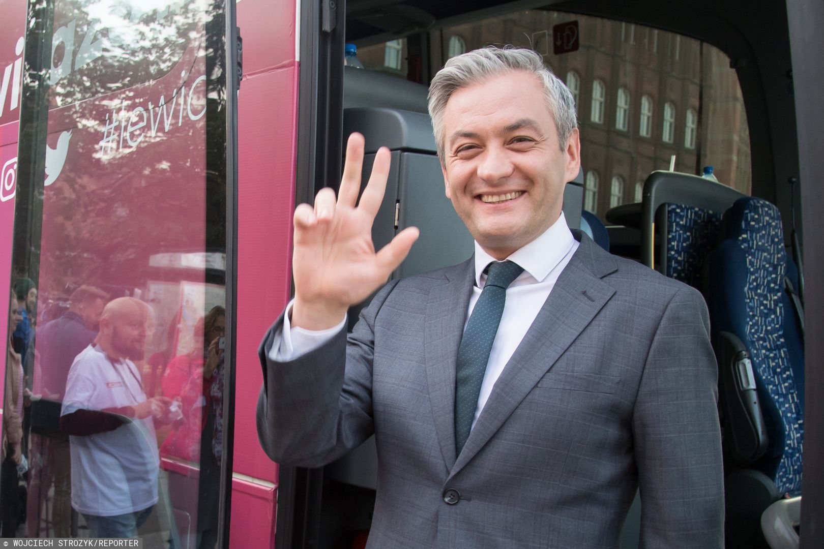 Robert Biedroń komplementuje Aleksandra Kwaśniewskiego. "Prezydent wysokoprocentowy"