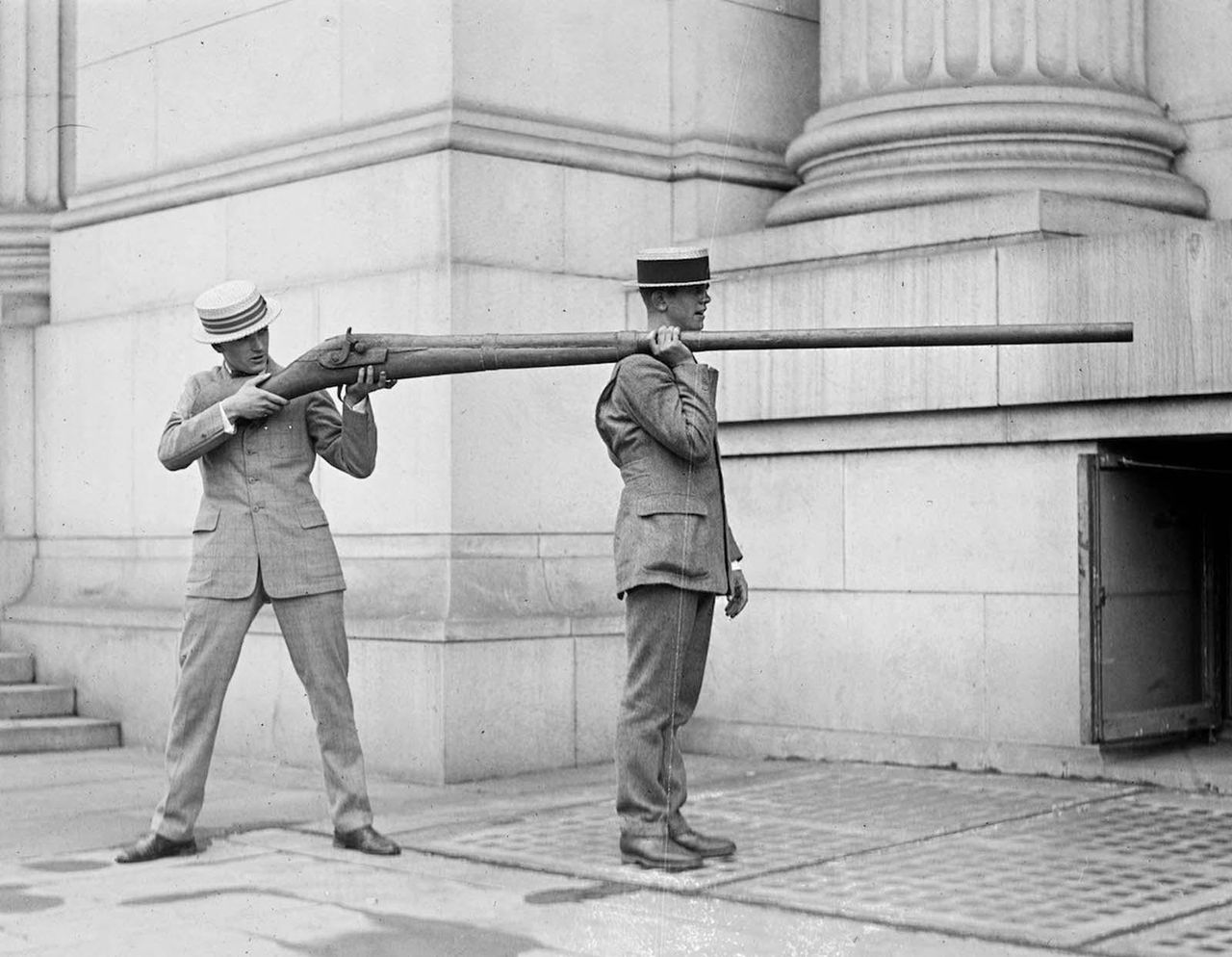 Punt gun: zakazana broń. Monstrualna strzelba dla olbrzyma