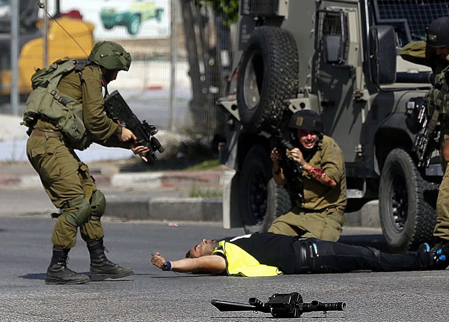 Palestyński nożownik udawał dziennikarza. Zaatakował żołnierza