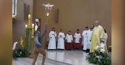 Eucharystię dostarczyli na mszę dronem. Wierni mówią o profanacji
