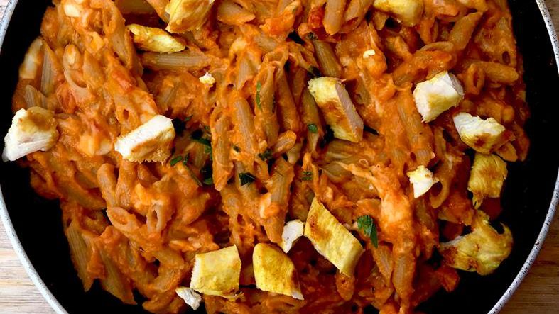 Makaron z dynią i mozzarellą. Pyszny pomysł na obiad