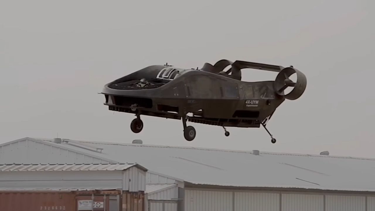 Izrael opracował "latający samochód". Dron idealnie sprawdzi się na wojnie. Pracowali nad nim 18 lat