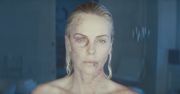 #dziejesiewkulturze: Charlize Theron nakręciła realistyczną scenę walki, po której trafiła do dentysty