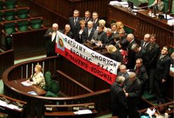 Samoobrona blokowała mównicę