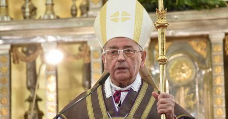 "Gnębienie ludzi głodem i niemożliwością przeżycia". Bp Tadeusz Pieronek ocenia protest w Sejmie