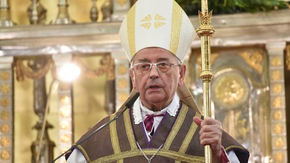 Biskup Tadeusz Pieronek uważa, że oba postulaty protestujących powinny zostać spełnione