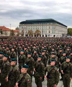 Plac Piłsudskiego. Mariusz Błaszczak odebrał przysięgę nowych żołnierzy