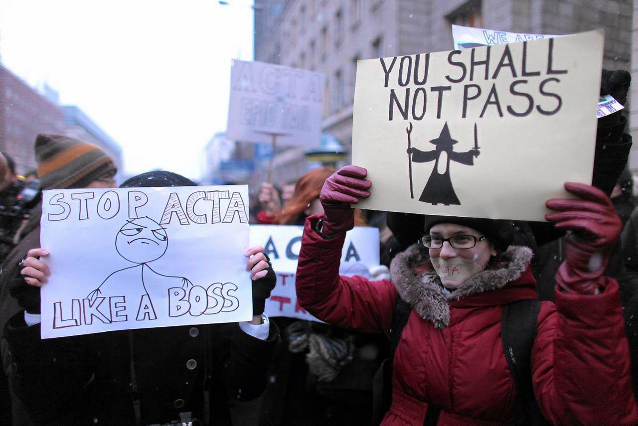 Parlament Europejski odrzucił ACTA. Na śmietnik