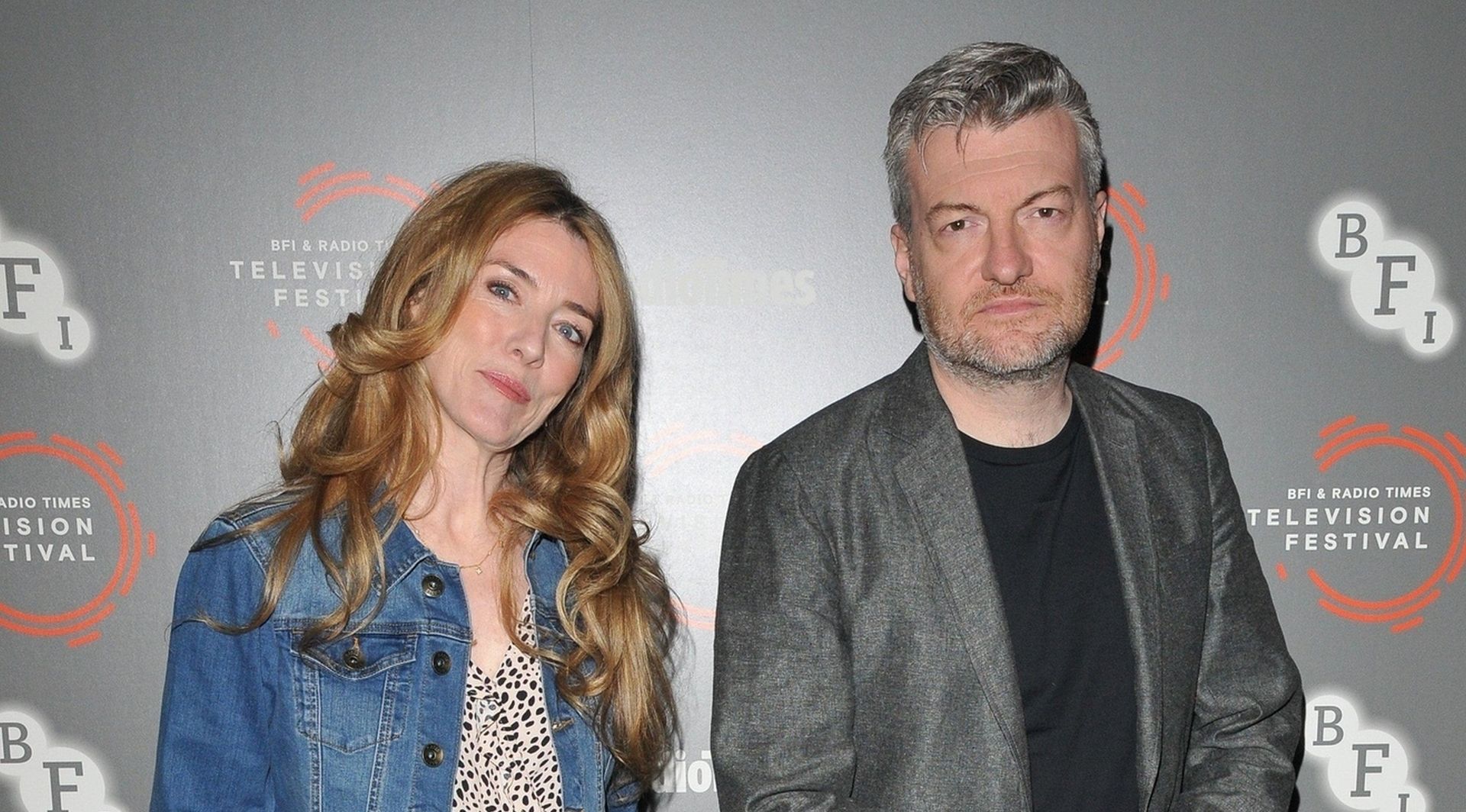 Annabel Jones i Charlie Brooker, twórcy "Black Mirror"