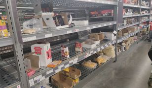 Puste półki w Warszawie. "Nie można nawet wody kupić"