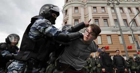 Demonstracje przerodziły się w masowe aresztowania. 1,5 tysiąca osób za kratkami