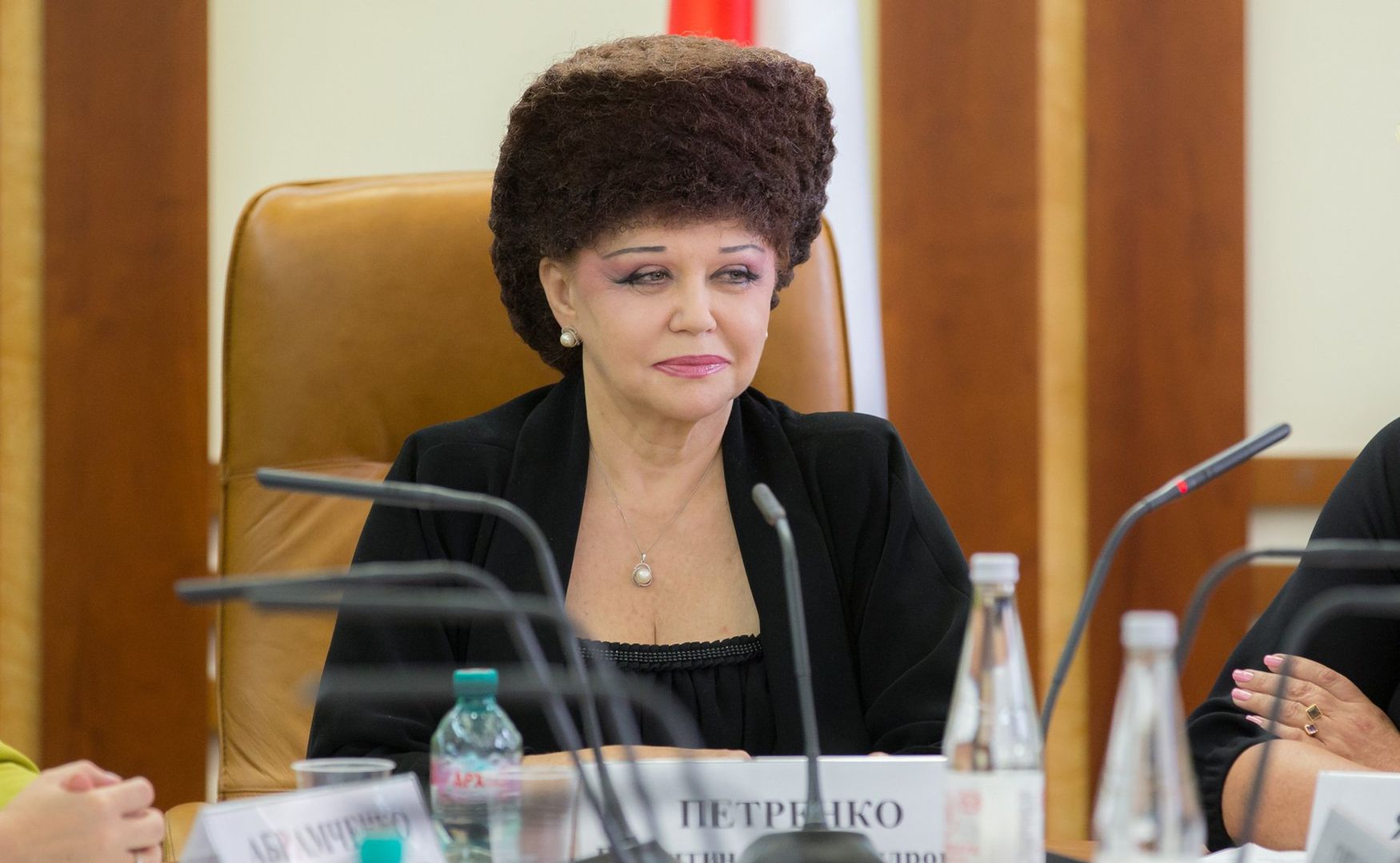 Wyjątkowe włosy rosyjskiej senator
