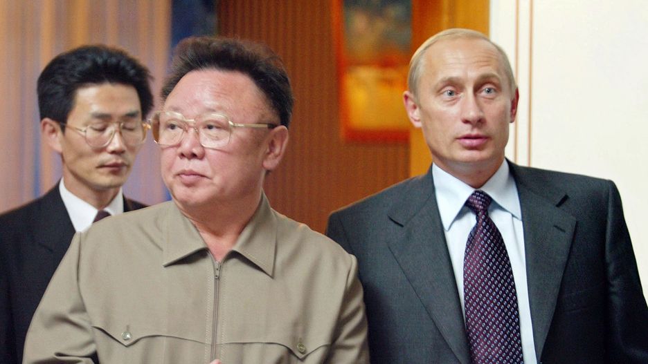 Prezydent Rosji Władimir Putin i ówczesny przywódca Korei Północnej Kim Dzong-Il (zdj. arch.)