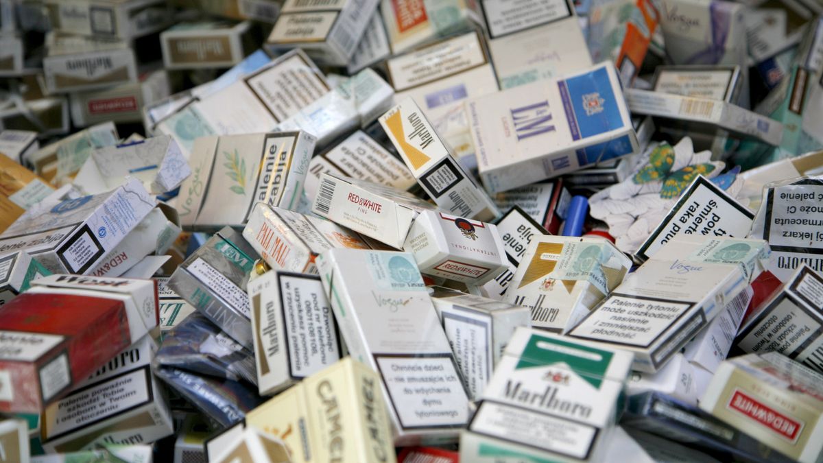 Papierosy powinny być bardzo drogie - uważa Główny Inspektor Sanitarny