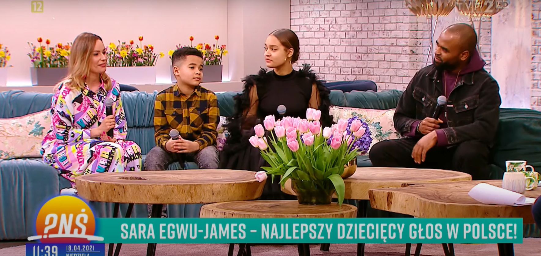 Sara Egwu-James z rodzicami w Pytaniu na śniadanie