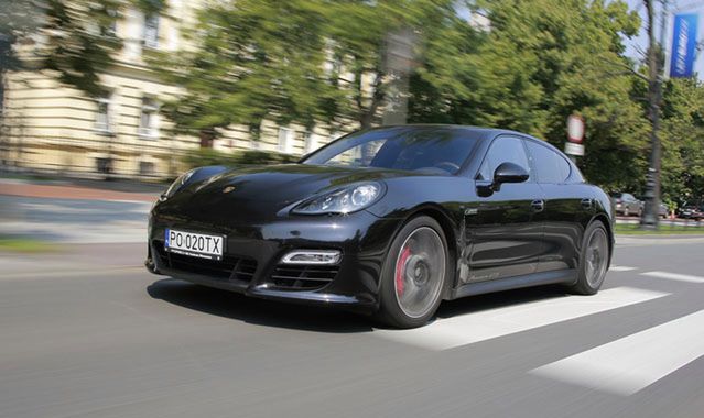 Porsche Panamera GTS: limuzyna na tor i na spotkanie