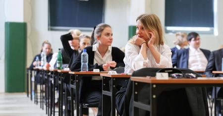 Matura z matematyki 2019. Co można wnieść na salę? Ile punktów trzeba zdobyć, żeby zdać?