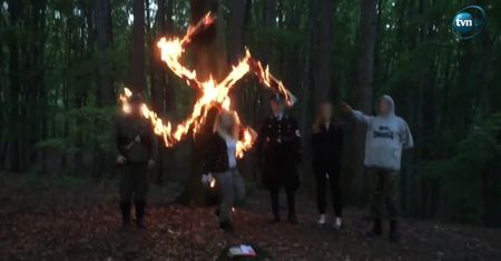 Kontrowersje wokół "urodzin Hitlera". TVN zgubił materiały z reportażu