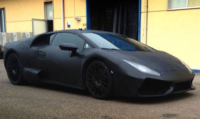 Następca Lamborghini Gallardo przyłapany na testach