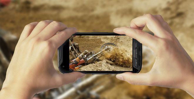 Kyocera DuraForce Pro: pancerny smartfon i kamera sportowa w jednym
